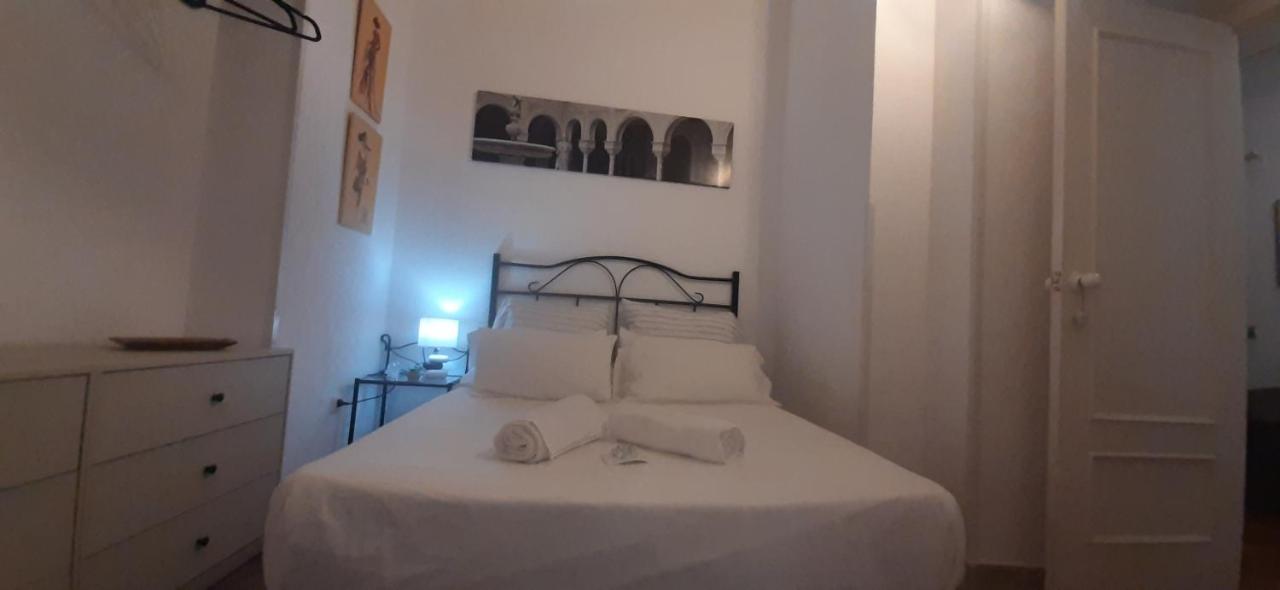 Apartamento Descalzos Sevilha Exterior foto