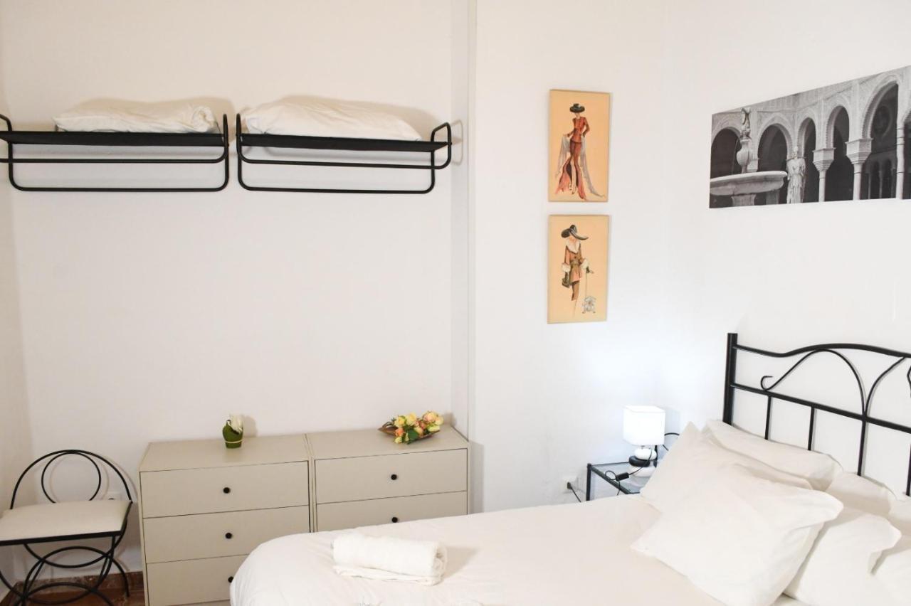 Apartamento Descalzos Sevilha Exterior foto