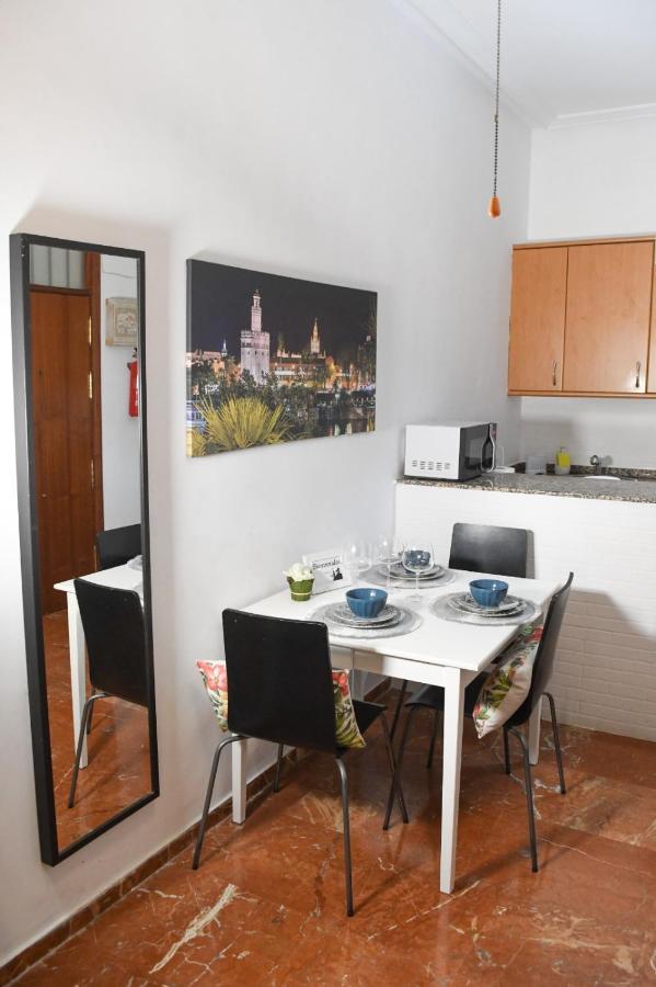 Apartamento Descalzos Sevilha Exterior foto